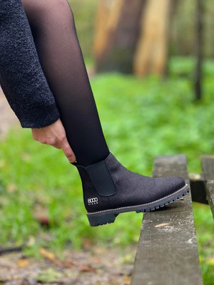 The Crossover Hemp Chelsea for Women in Black from 8000kicks