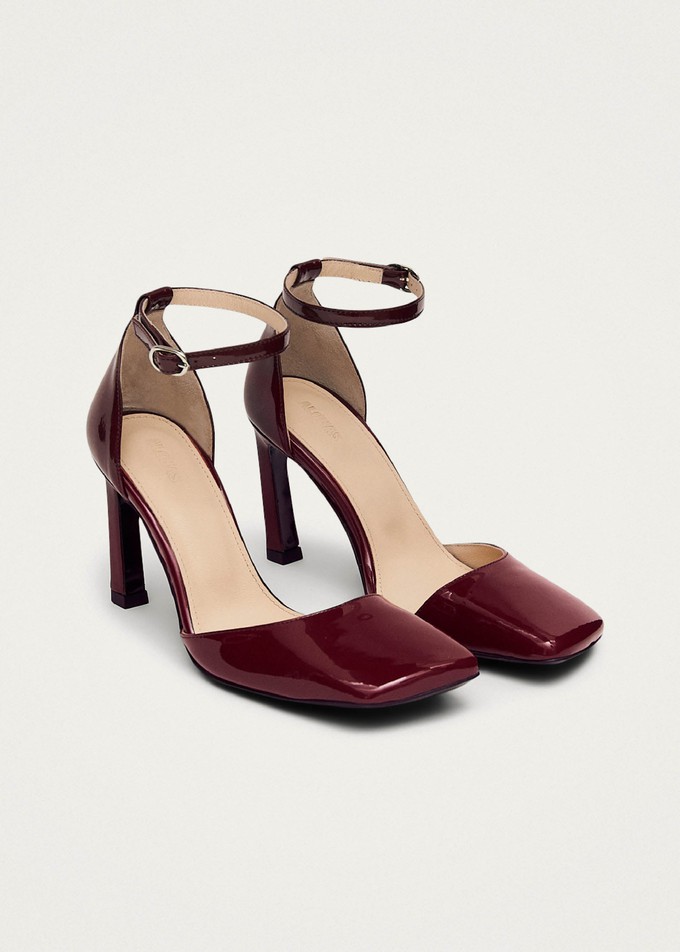 Liebe Onix Burgundy Leather Pumps from Alohas