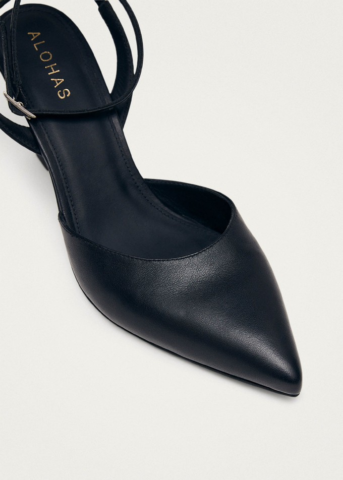 Cinderella Black Leather Pumps from Alohas