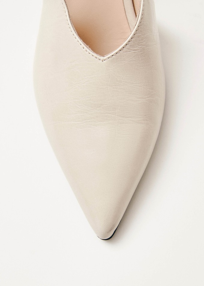 Eros Cream Leather Pumps from Alohas