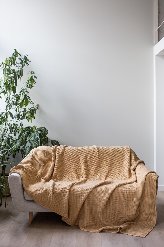 Linen waffle blanket in Mustard from AmourLinen