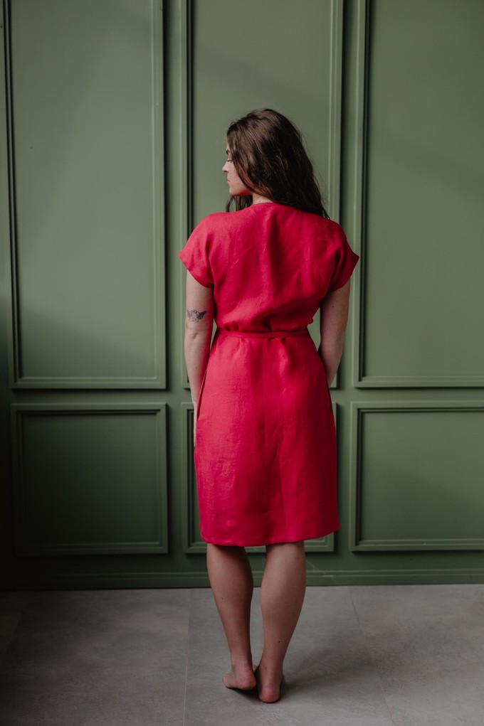 Linen wrap dress OLIVIA in Viva Magenta from AmourLinen