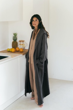 Waffle linen bathrobe SNUGGLE in Charcoal from AmourLinen