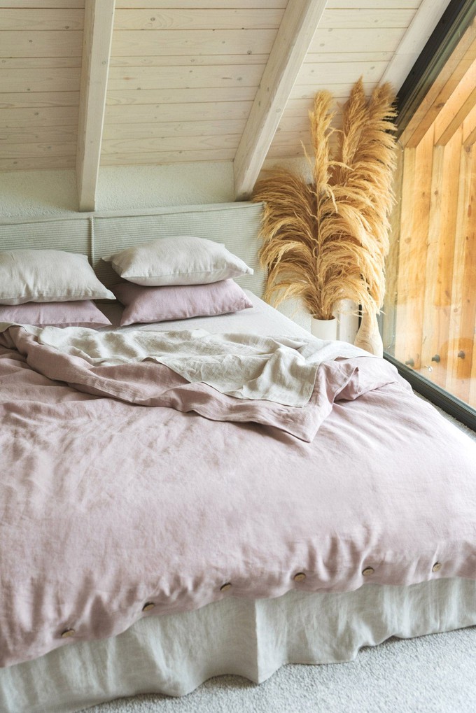 Linen bedding set in Dusty Rose from AmourLinen