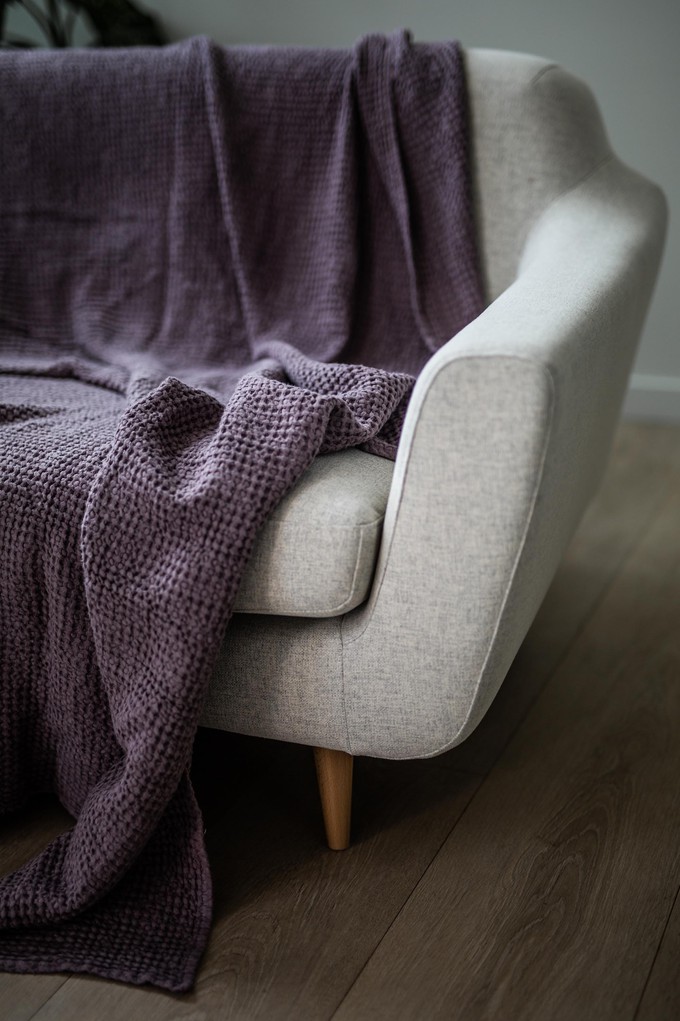 Linen waffle blanket in Dusty Lavender from AmourLinen