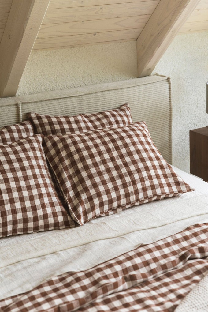 Linen bedding set in Mocha Gingham from AmourLinen