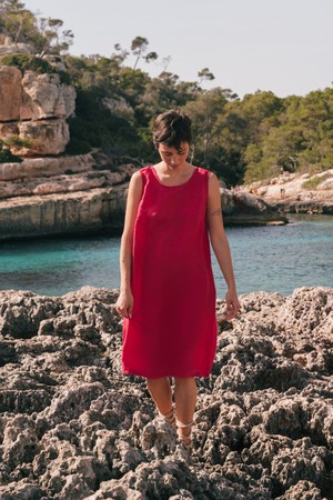 Norah loose linen dress in Viva Magenta from AmourLinen