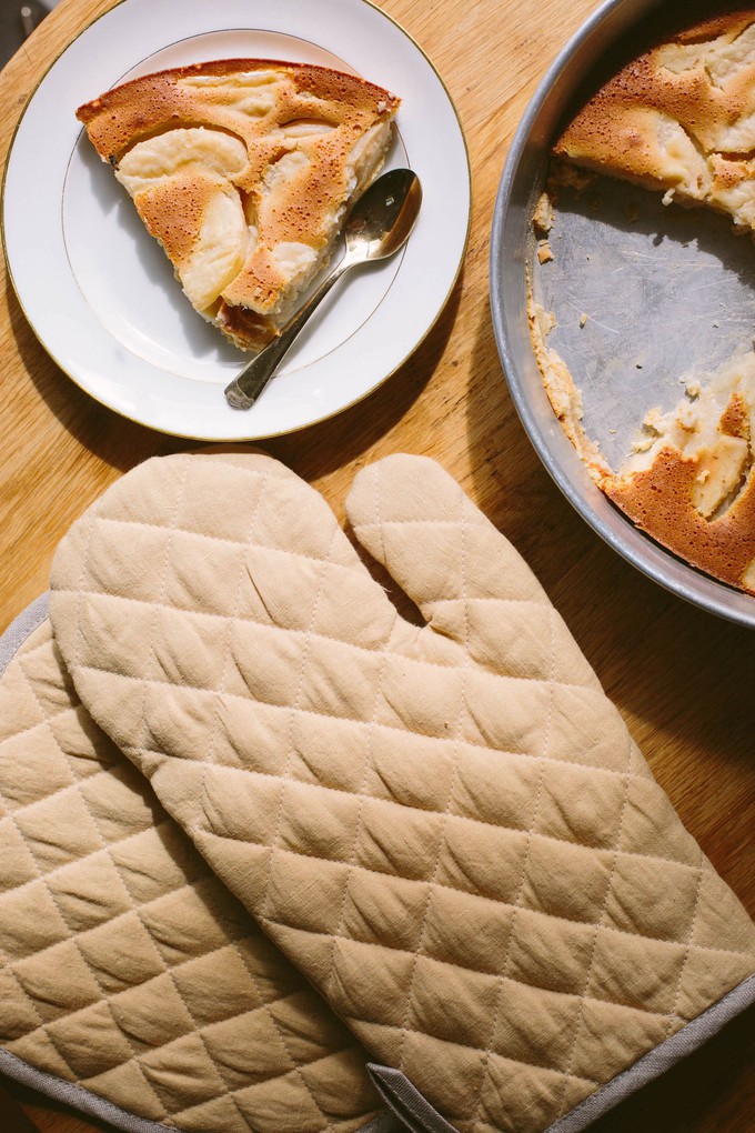 Linen oven mitt from AmourLinen