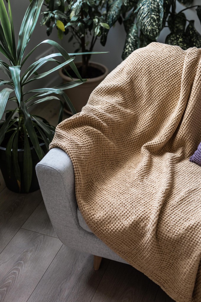 Linen waffle blanket in Mustard from AmourLinen