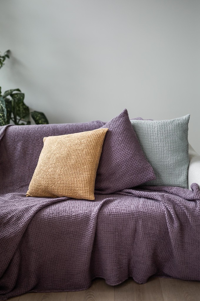 Linen waffle blanket in Dusty Lavender from AmourLinen