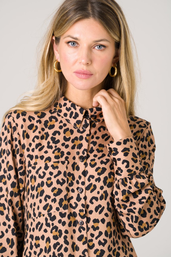 Shirt Kauri leopard print from avani apparel