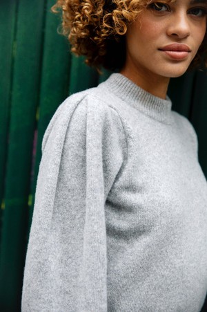 Sweater Ormeau gray from avani apparel