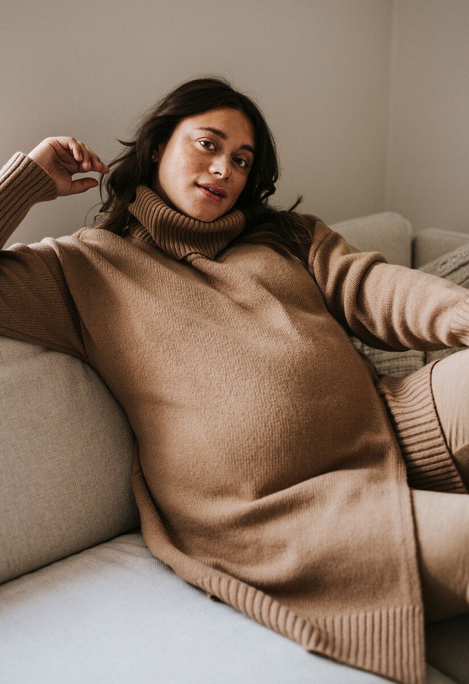 Oversized wool sweater with nursing access - Camel from Boob Design