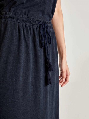 The easy hemp maxi rok - navy from Brand Mission