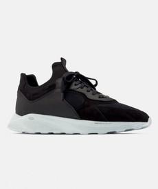 Larch sneakers - black via Brand Mission