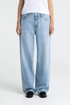 Joan loose jeans - blue reef light via Brand Mission