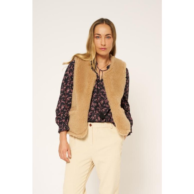 Cornela gilet - vanille from Brand Mission