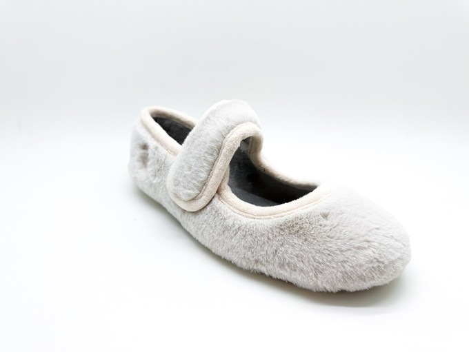 thies 1856 ® Rec Fur Ballerina off white (W/X) from COILEX