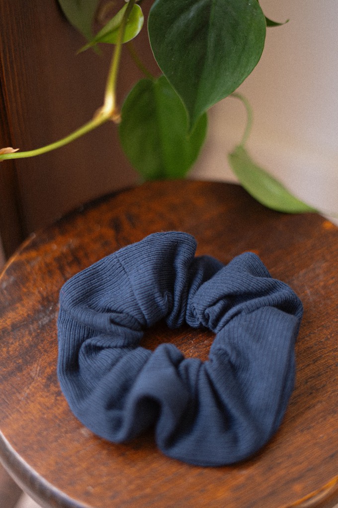 Scrunchie donkerblauw from Common & Sense