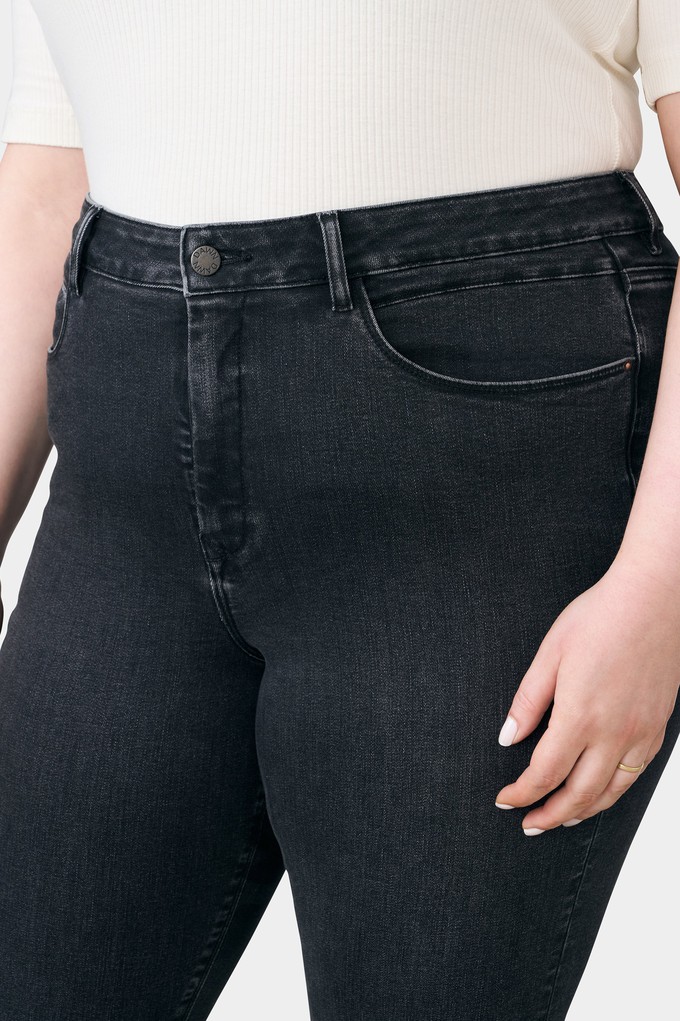 SUN UP Skinny Powerstretch - Curvy - Black Denim from DAWN Denim