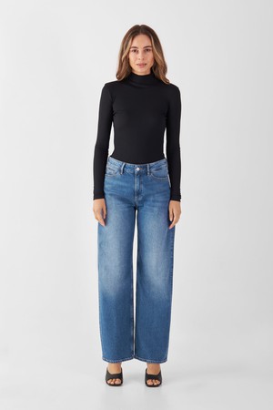 ASH Barrel Leg Minimal Stretch - Basic - Medium Blue from DAWN Denim