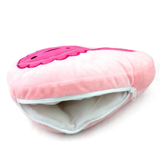 Etui vulva “yay for the va-jay-jay” from Fairy Positron