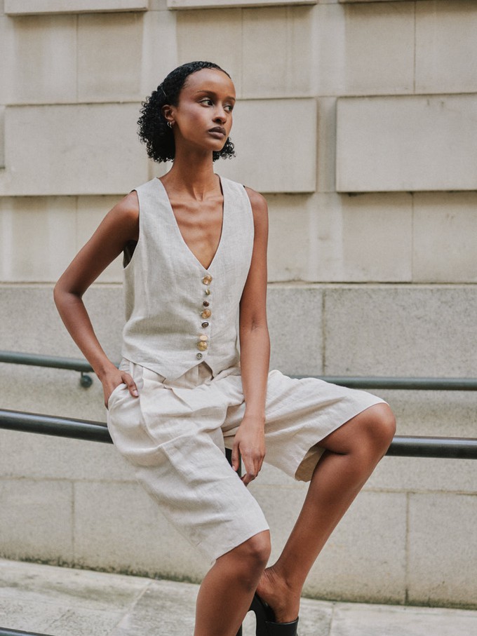 Beau Linen Bermuda Shorts in Beige from Fanfare Label