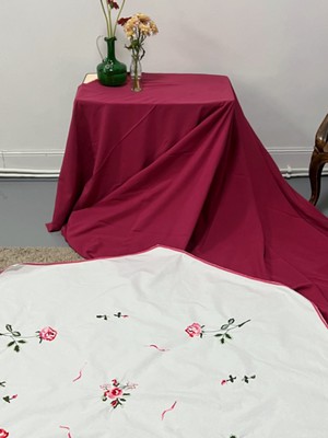 MELIDIA : Wrap skirt in ROSES 60's tablecloth - One size (Smaller Fit) from Fitolojio Workshop