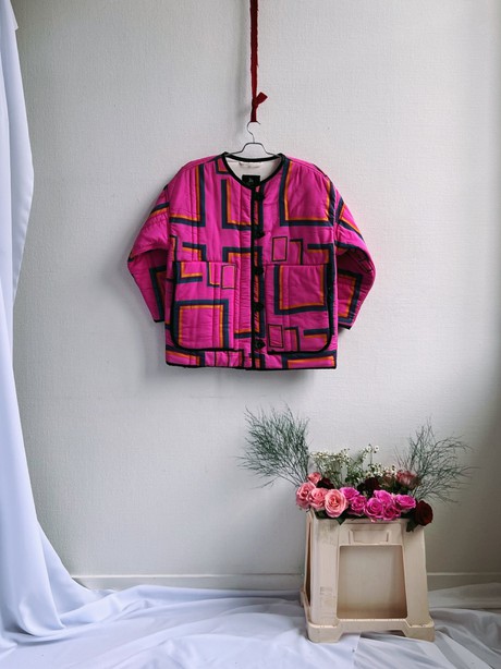 The "MAGENTA  - OFF WHITE" Reversible Blanket Made Jacket - M (Fit XS/S to M/L) from Fitolojio Workshop