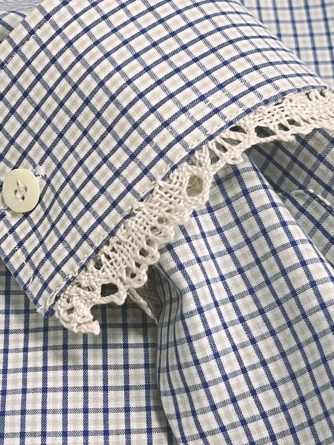 The "bOaN series" Blue dark Gingham Shirt - Antique Lace collar-cuffs from Fitolojio Workshop