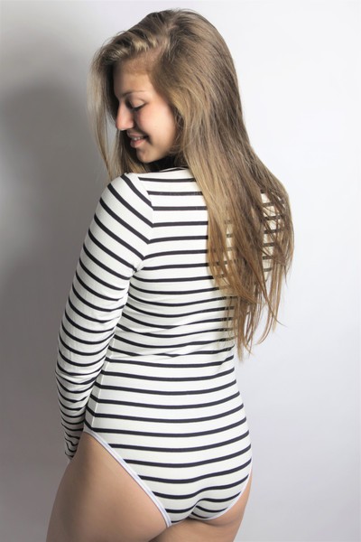 Bio Body Langli; white / black stripes from Frija Omina