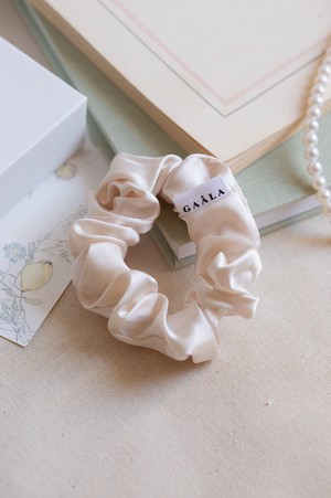 Zoe Silk Scrunchie from GAÂLA