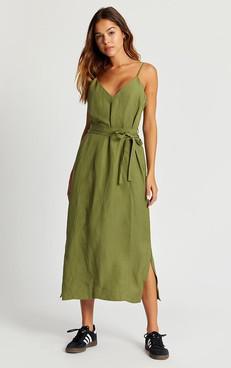 Dress Iman Slip via Het Faire Oosten