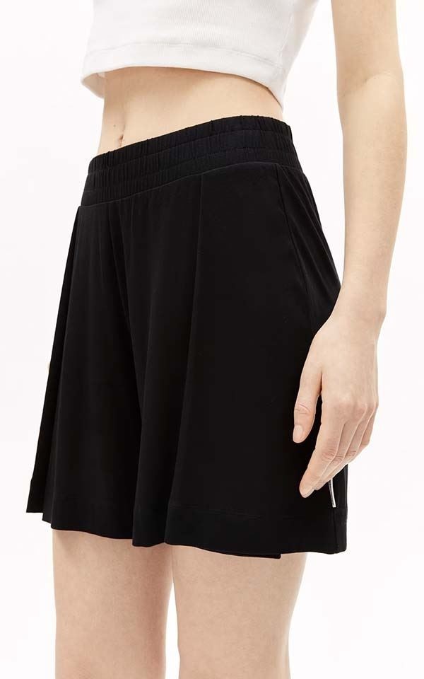 Shorts Aarezu from Het Faire Oosten