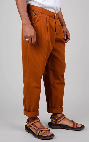 Chino Comfort Canela from Het Faire Oosten