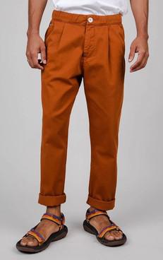 Chino Comfort Canela via Het Faire Oosten