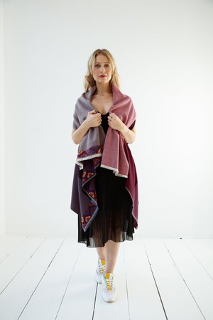 Light Wool Cape Fusion Plum from JULAHAS