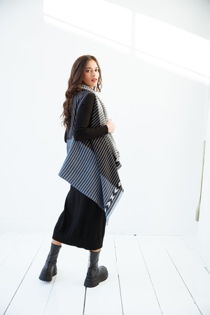 PETITE Light Wool Cape Fusion Graphic from JULAHAS