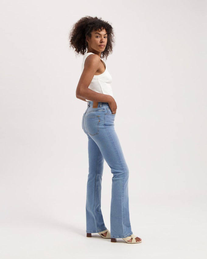 Zoe High Rise Bootcut Lucky Vintage from Kuyichi