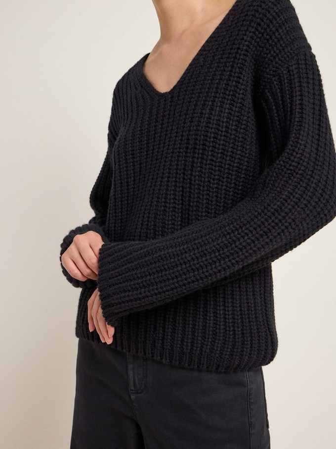 V-neck sweater (GOTS) from LANIUS