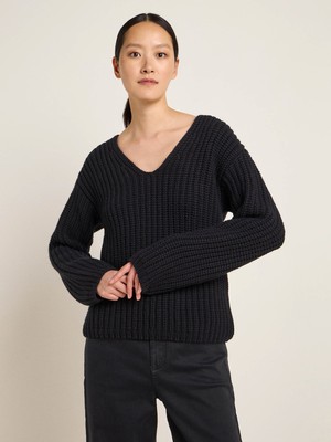 V-neck sweater (GOTS) from LANIUS