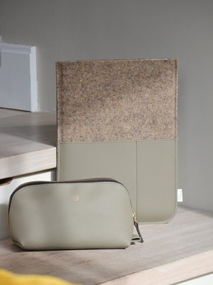 Laptophoes SAM - Taupe from MADE out of