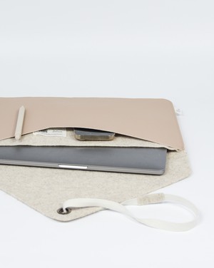 Laptophoes MARO - Beige Combi from MADE out of