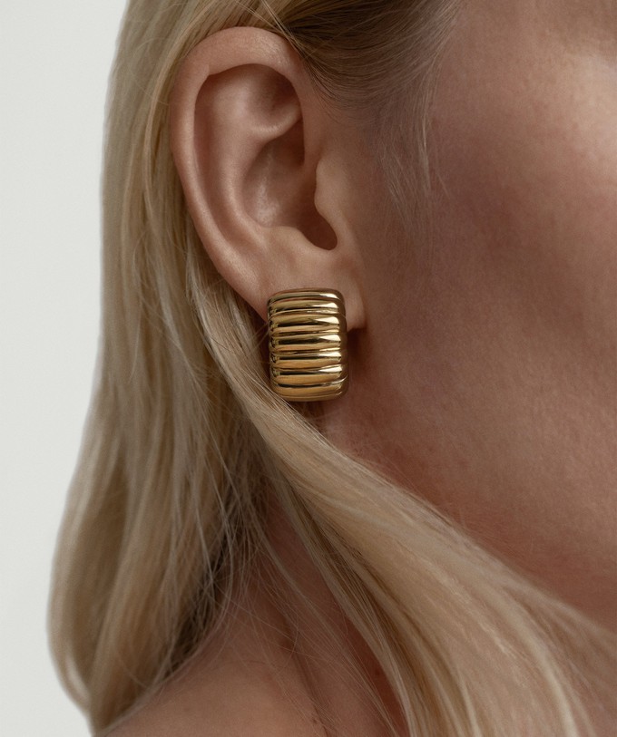 Wide Charlotte Hoops from Mejuri