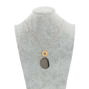 Celeste ketting met hanger van tagua en een goudkleurige ring - grijs from MoreThanHip