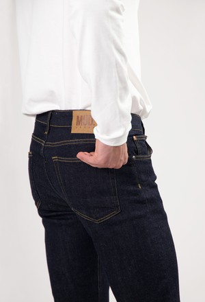 Bryce Mid Straight - Strong Blue from Mud Jeans