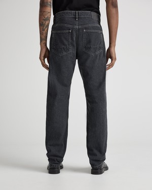 John Mid Straight - Medium Black from Mud Jeans