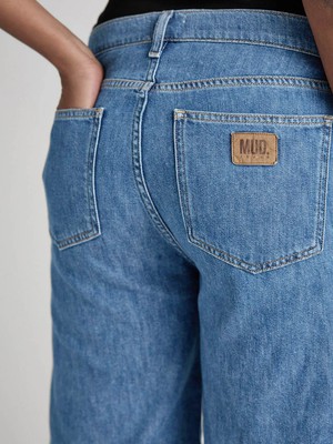 Suzy Mid Short - Medium Stone from Mud Jeans