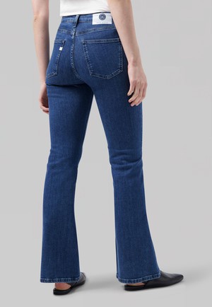 Isy Flared - Stone Indigo from Mud Jeans