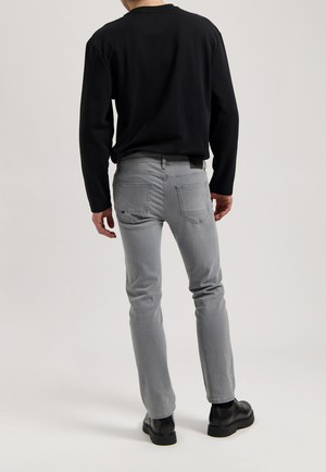 Bryce Mid Straight - Light Grey from Mud Jeans